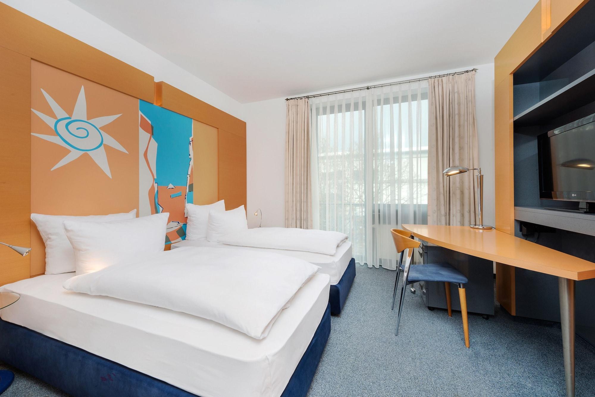 Hotel Four Dusseldorf Airport 4*