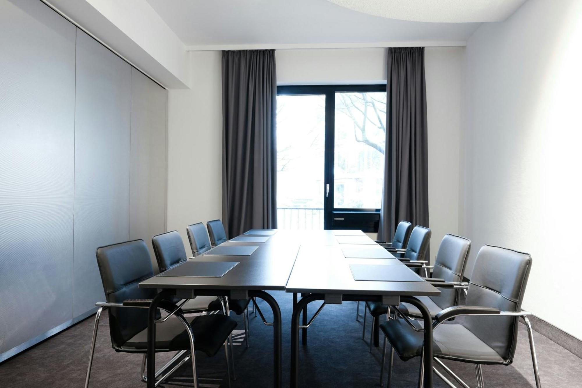 Four Dusseldorf Airport Hotel