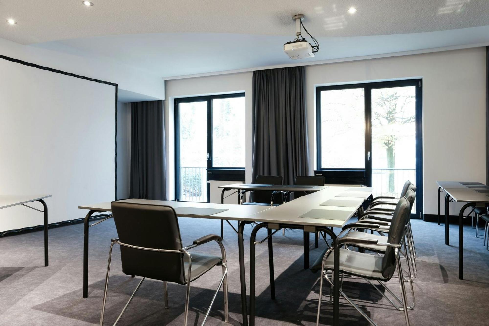 Four Dusseldorf Airport Hotel Ratingen