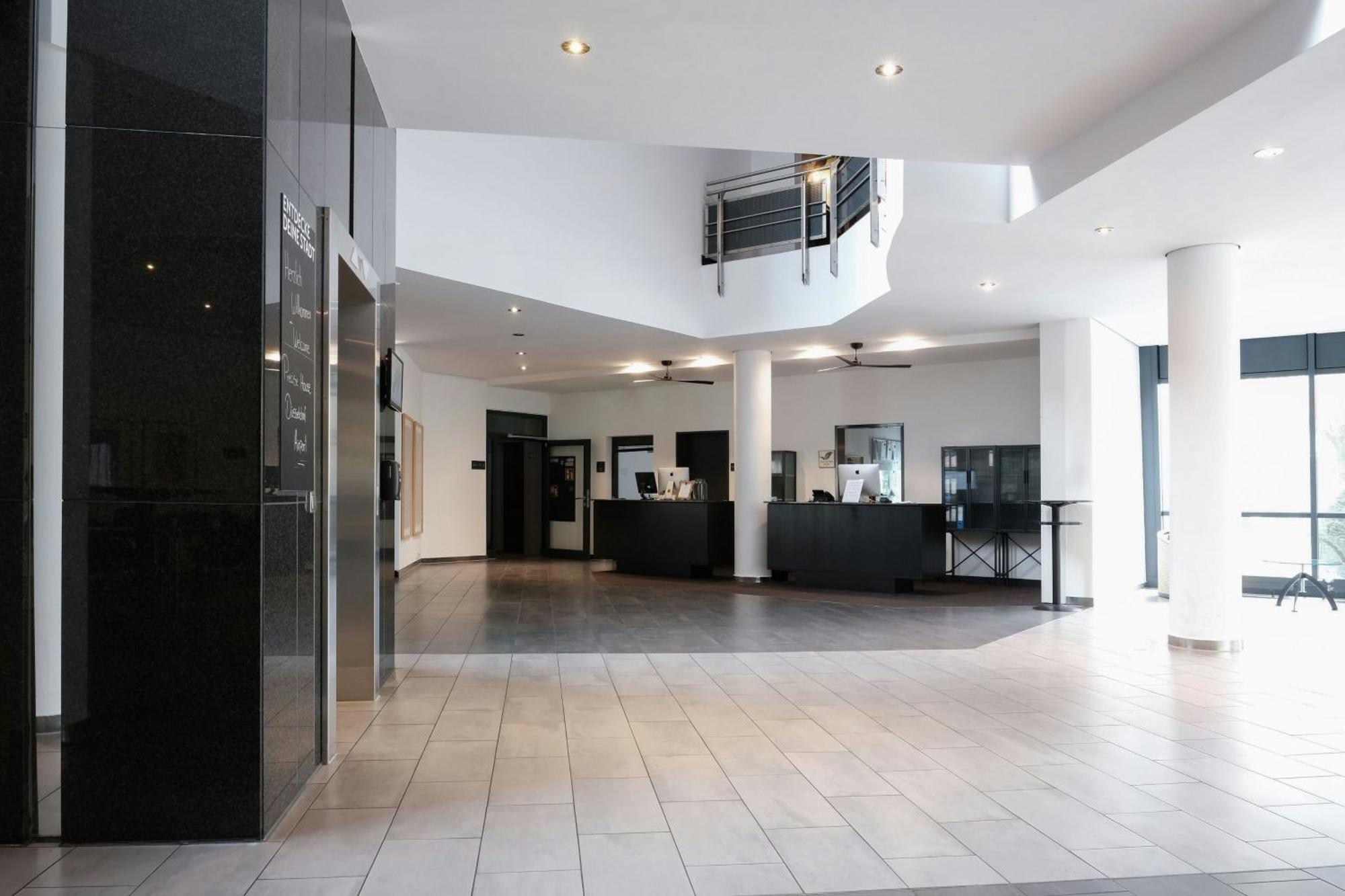 Four Dusseldorf Airport Hotel 4*