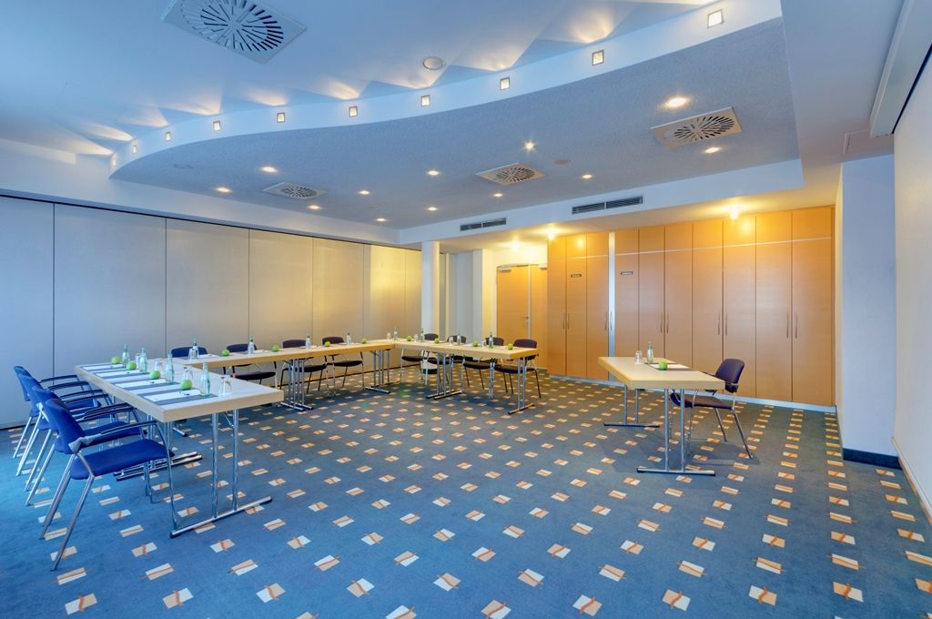 Four Dusseldorf Airport Hotel