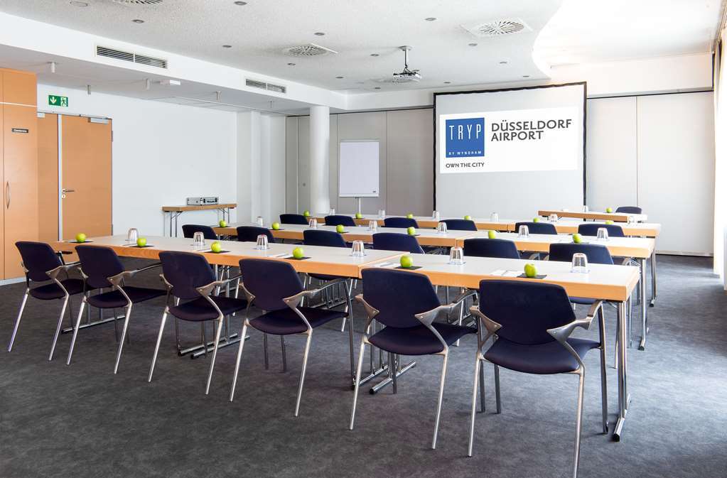 Hotel Four Dusseldorf Airport 4*